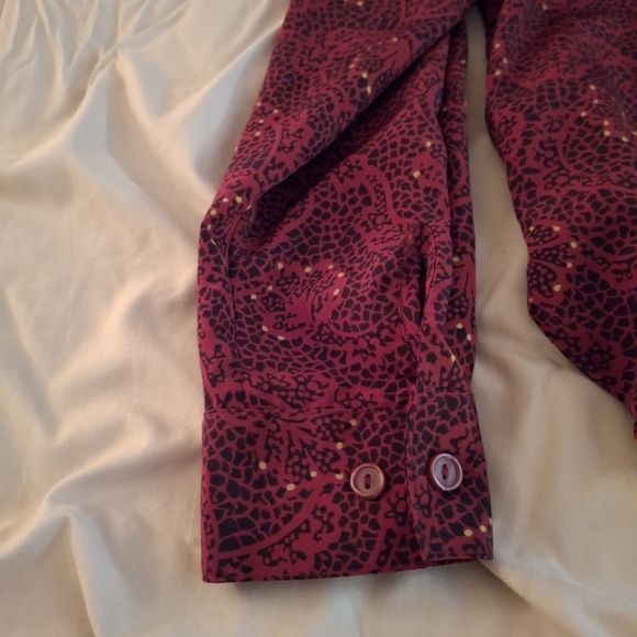 Liz Baker Women's Red and Black Patterned Long Sleeve Shirt - Picture 4 of 7